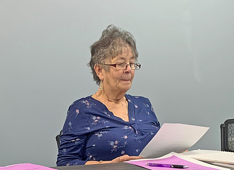 LeAnn Ryan reciting her oath of office.