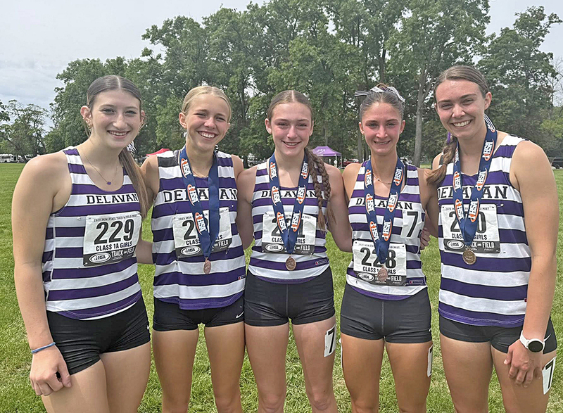 Left to right: Olivia Nehmelman, Elyse Brinkmeyer, Khloe Stockham, Annabelle LaFary, Drew Robison.