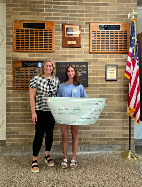 Sara Tierney (left) and Annabelle LaFary (right).