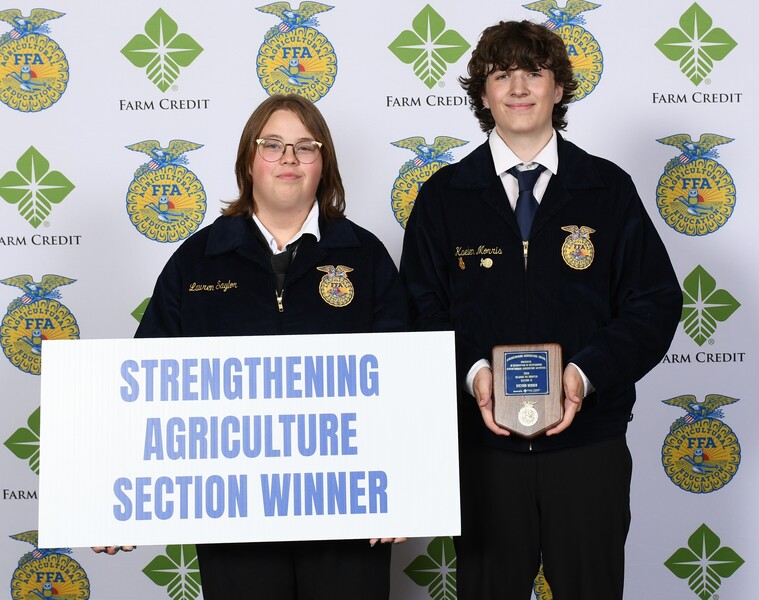 Lauren Saylor and Kaelen Morris